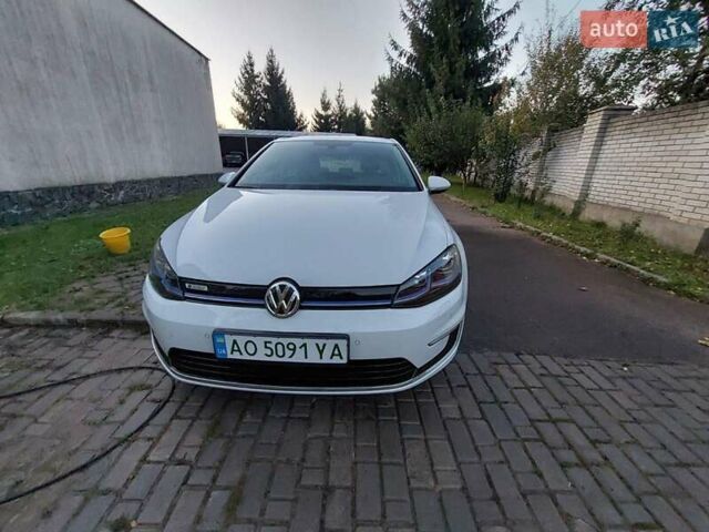 Белый Фольксваген e-Golf, объемом двигателя 0 л и пробегом 70 тыс. км за 13600 $, фото 1 на Automoto.ua