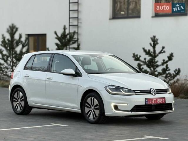 Белый Фольксваген e-Golf, объемом двигателя 0 л и пробегом 127 тыс. км за 11599 $, фото 5 на Automoto.ua
