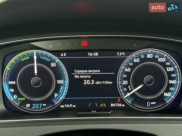 Белый Фольксваген e-Golf, объемом двигателя 0 л и пробегом 84 тыс. км за 14200 $, фото 46 на Automoto.ua