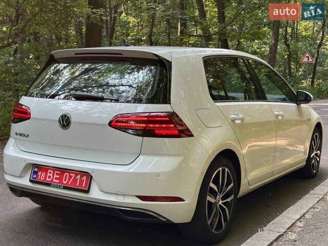 Білий Фольксваген e-Golf, об'ємом двигуна 0 л та пробігом 116 тис. км за 14200 $, фото 15 на Automoto.ua