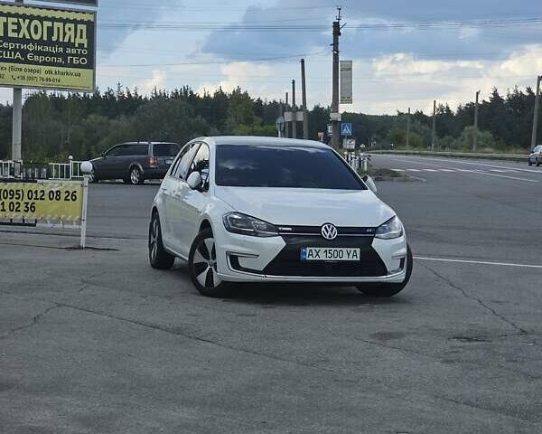 Білий Фольксваген e-Golf, об'ємом двигуна 0 л та пробігом 112 тис. км за 15950 $, фото 96 на Automoto.ua