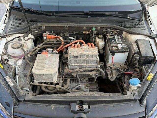 Білий Фольксваген e-Golf, об'ємом двигуна 0 л та пробігом 98 тис. км за 14000 $, фото 8 на Automoto.ua
