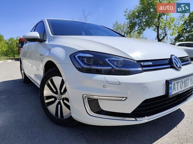 Белый Фольксваген e-Golf, объемом двигателя 0 л и пробегом 92 тыс. км за 14400 $, фото 1 на Automoto.ua
