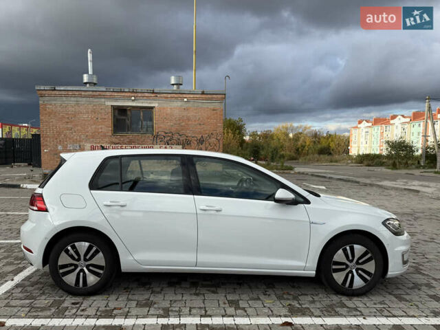 Белый Фольксваген e-Golf, объемом двигателя 0 л и пробегом 84 тыс. км за 14200 $, фото 2 на Automoto.ua