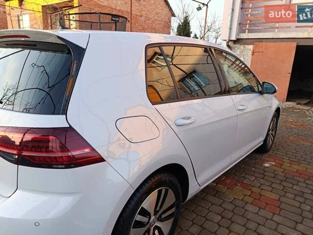 Белый Фольксваген e-Golf, объемом двигателя 0 л и пробегом 130 тыс. км за 13200 $, фото 14 на Automoto.ua