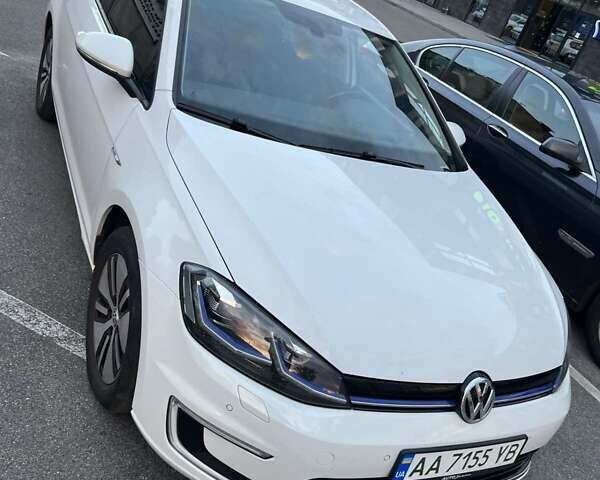 Белый Фольксваген e-Golf, объемом двигателя 0 л и пробегом 90 тыс. км за 15700 $, фото 1 на Automoto.ua