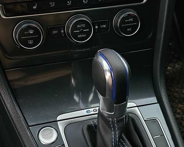 Білий Фольксваген e-Golf, об'ємом двигуна 0 л та пробігом 112 тис. км за 15950 $, фото 55 на Automoto.ua