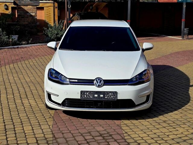 Білий Фольксваген e-Golf, об'ємом двигуна 0 л та пробігом 160 тис. км за 13850 $, фото 41 на Automoto.ua