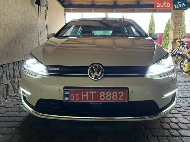 Белый Фольксваген e-Golf, объемом двигателя 0 л и пробегом 137 тыс. км за 12999 $, фото 80 на Automoto.ua