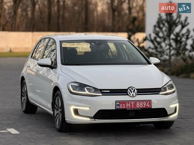 Белый Фольксваген e-Golf, объемом двигателя 0 л и пробегом 127 тыс. км за 11599 $, фото 3 на Automoto.ua