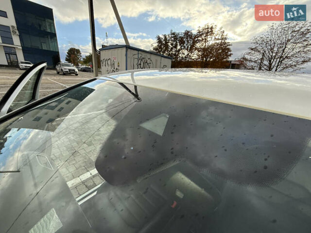 Белый Фольксваген e-Golf, объемом двигателя 0 л и пробегом 84 тыс. км за 14200 $, фото 31 на Automoto.ua