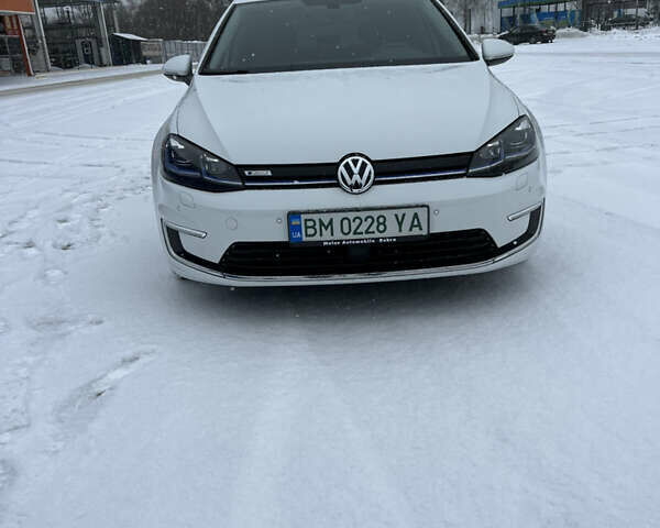 Белый Фольксваген e-Golf, объемом двигателя 0 л и пробегом 51 тыс. км за 17500 $, фото 1 на Automoto.ua
