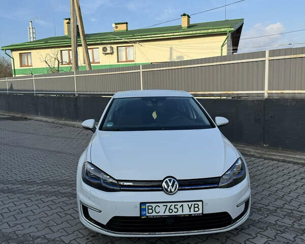 Белый Фольксваген e-Golf, объемом двигателя 0 л и пробегом 96 тыс. км за 15500 $, фото 7 на Automoto.ua