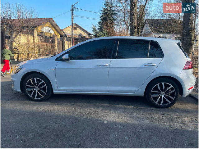 Білий Фольксваген e-Golf, об'ємом двигуна 0 л та пробігом 106 тис. км за 15490 $, фото 13 на Automoto.ua