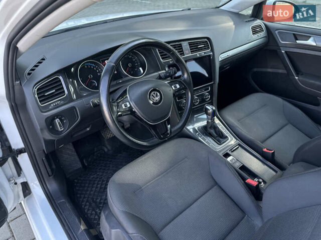 Белый Фольксваген e-Golf, объемом двигателя 0 л и пробегом 177 тыс. км за 10800 $, фото 12 на Automoto.ua