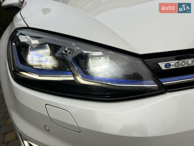 Белый Фольксваген e-Golf, объемом двигателя 0 л и пробегом 137 тыс. км за 12999 $, фото 39 на Automoto.ua
