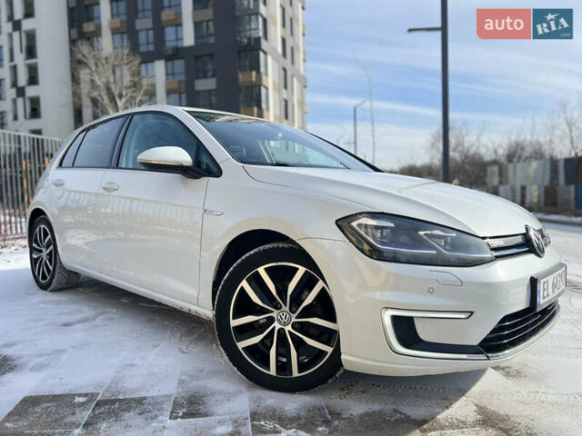 Белый Фольксваген e-Golf, объемом двигателя 0 л и пробегом 174 тыс. км за 11900 $, фото 3 на Automoto.ua