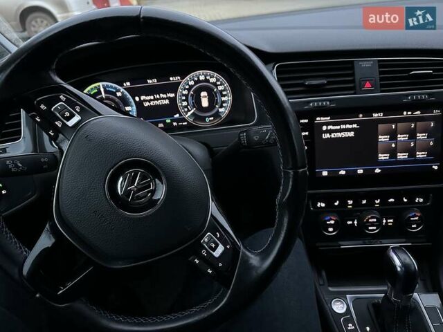 Белый Фольксваген e-Golf, объемом двигателя 0 л и пробегом 127 тыс. км за 12300 $, фото 1 на Automoto.ua