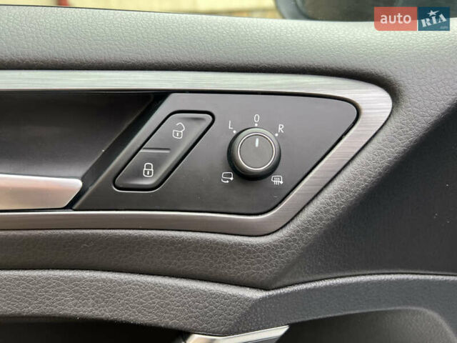 Белый Фольксваген e-Golf, объемом двигателя 0 л и пробегом 137 тыс. км за 12999 $, фото 18 на Automoto.ua