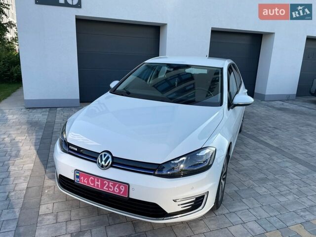 Белый Фольксваген e-Golf, объемом двигателя 0 л и пробегом 35 тыс. км за 14600 $, фото 2 на Automoto.ua
