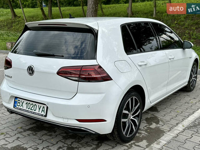 Белый Фольксваген e-Golf, объемом двигателя 0 л и пробегом 133 тыс. км за 13500 $, фото 11 на Automoto.ua