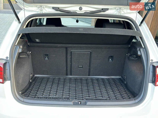 Белый Фольксваген e-Golf, объемом двигателя 0 л и пробегом 61 тыс. км за 14500 $, фото 24 на Automoto.ua