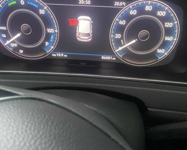 Белый Фольксваген e-Golf, объемом двигателя 0 л и пробегом 86 тыс. км за 13200 $, фото 5 на Automoto.ua