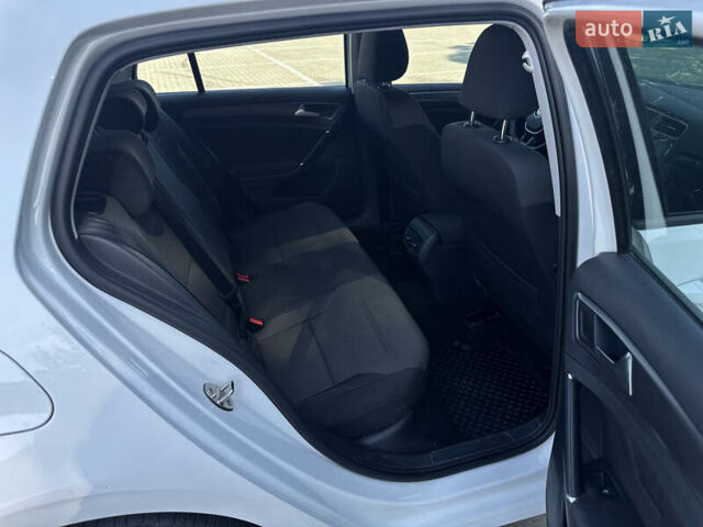 Белый Фольксваген e-Golf, объемом двигателя 0 л и пробегом 177 тыс. км за 10800 $, фото 17 на Automoto.ua