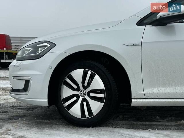 Белый Фольксваген e-Golf, объемом двигателя 0 л и пробегом 183 тыс. км за 12399 $, фото 6 на Automoto.ua
