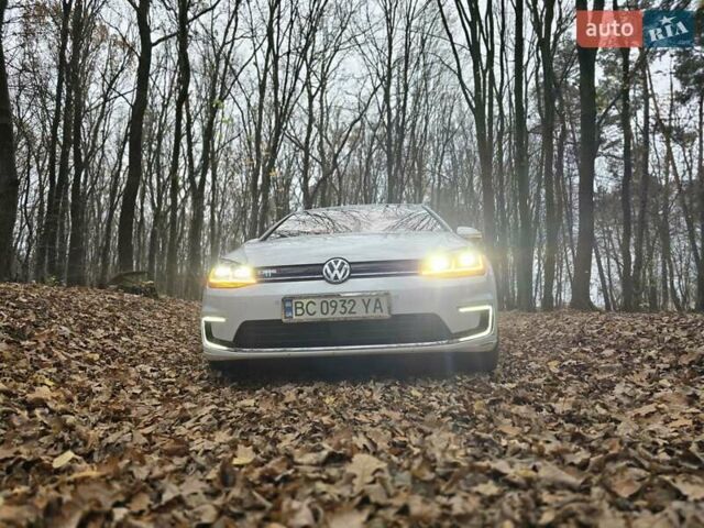 Белый Фольксваген e-Golf, объемом двигателя 0 л и пробегом 81 тыс. км за 14950 $, фото 7 на Automoto.ua