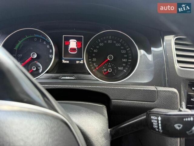 Белый Фольксваген e-Golf, объемом двигателя 0 л и пробегом 76 тыс. км за 12200 $, фото 1 на Automoto.ua