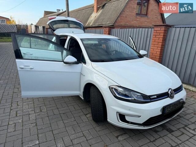 Белый Фольксваген e-Golf, объемом двигателя 0 л и пробегом 76 тыс. км за 12200 $, фото 14 на Automoto.ua