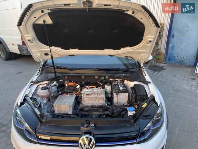 Білий Фольксваген e-Golf, об'ємом двигуна 0 л та пробігом 102 тис. км за 14200 $, фото 37 на Automoto.ua
