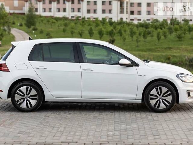 Белый Фольксваген e-Golf, объемом двигателя 0 л и пробегом 78 тыс. км за 21800 $, фото 11 на Automoto.ua