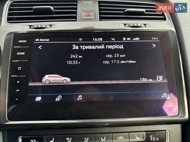 Белый Фольксваген e-Golf, объемом двигателя 0 л и пробегом 84 тыс. км за 14200 $, фото 58 на Automoto.ua