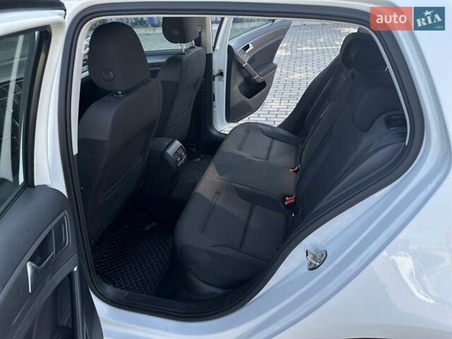 Белый Фольксваген e-Golf, объемом двигателя 0 л и пробегом 177 тыс. км за 10800 $, фото 14 на Automoto.ua