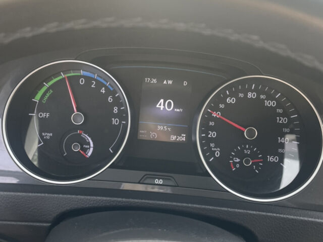 Білий Фольксваген e-Golf, об'ємом двигуна 0 л та пробігом 110 тис. км за 14300 $, фото 15 на Automoto.ua