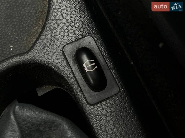 Белый Фольксваген e-Golf, объемом двигателя 0 л и пробегом 95 тыс. км за 14000 $, фото 4 на Automoto.ua