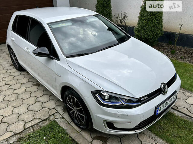 Белый Фольксваген e-Golf, объемом двигателя 0 л и пробегом 74 тыс. км за 17000 $, фото 11 на Automoto.ua