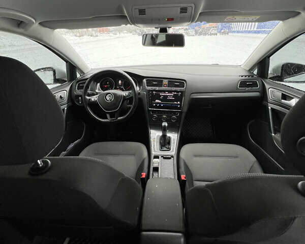 Белый Фольксваген e-Golf, объемом двигателя 0 л и пробегом 51 тыс. км за 17500 $, фото 27 на Automoto.ua