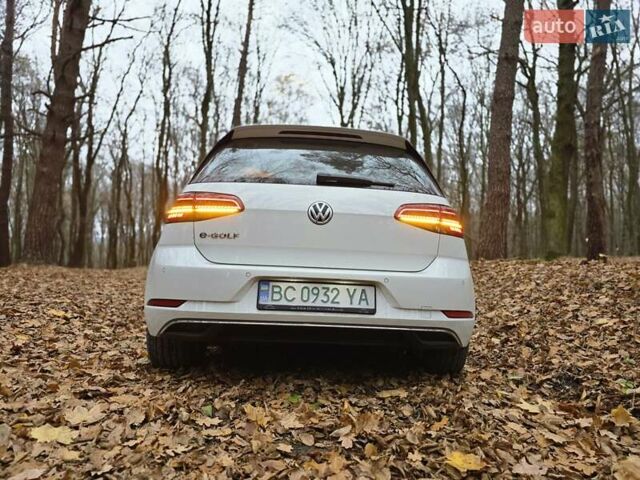 Белый Фольксваген e-Golf, объемом двигателя 0 л и пробегом 81 тыс. км за 14950 $, фото 8 на Automoto.ua