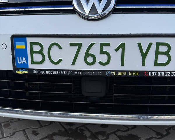 Белый Фольксваген e-Golf, объемом двигателя 0 л и пробегом 96 тыс. км за 15500 $, фото 10 на Automoto.ua