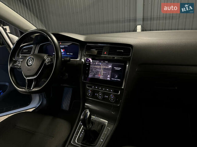 Білий Фольксваген e-Golf, об'ємом двигуна 0 л та пробігом 60 тис. км за 15490 $, фото 7 на Automoto.ua