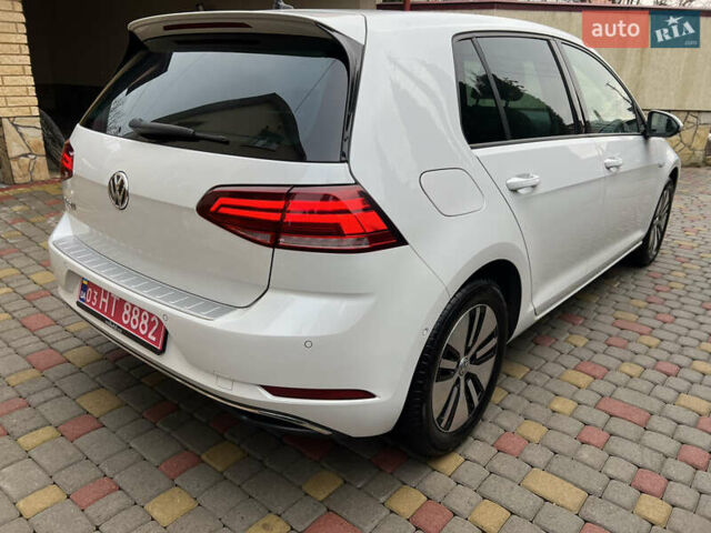 Белый Фольксваген e-Golf, объемом двигателя 0 л и пробегом 137 тыс. км за 12999 $, фото 59 на Automoto.ua