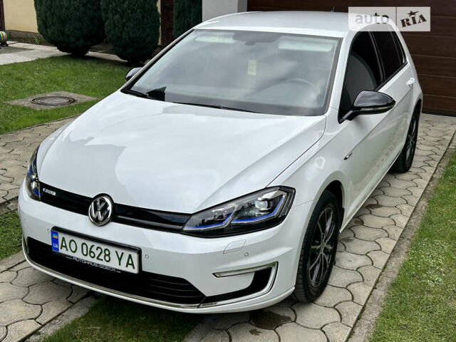 Белый Фольксваген e-Golf, объемом двигателя 0 л и пробегом 74 тыс. км за 17000 $, фото 2 на Automoto.ua