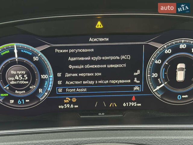 Білий Фольксваген e-Golf, об'ємом двигуна 0 л та пробігом 60 тис. км за 15490 $, фото 16 на Automoto.ua