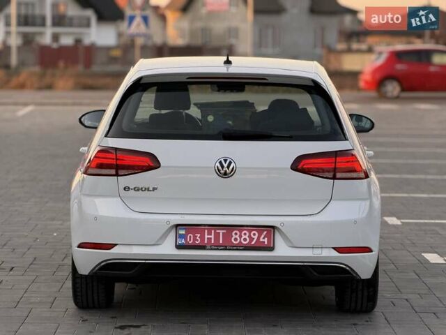 Белый Фольксваген e-Golf, объемом двигателя 0 л и пробегом 127 тыс. км за 11599 $, фото 13 на Automoto.ua