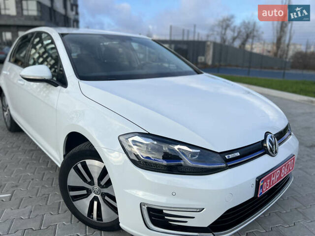 Белый Фольксваген e-Golf, объемом двигателя 0 л и пробегом 56 тыс. км за 13200 $, фото 5 на Automoto.ua