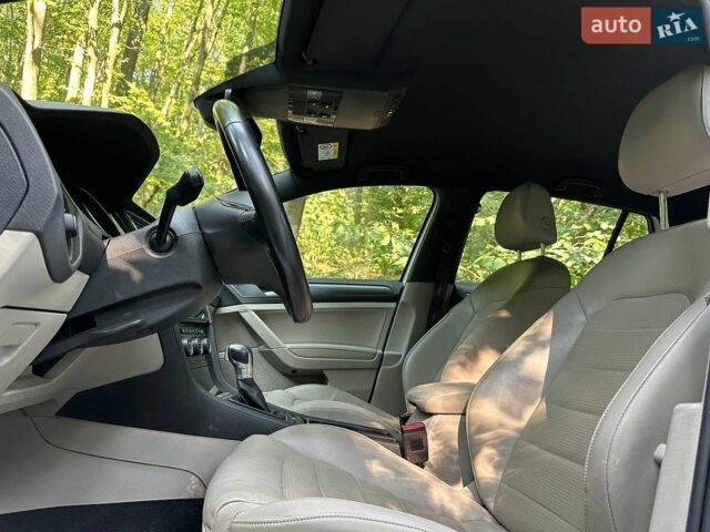 Білий Фольксваген e-Golf, об'ємом двигуна 0 л та пробігом 116 тис. км за 14200 $, фото 26 на Automoto.ua