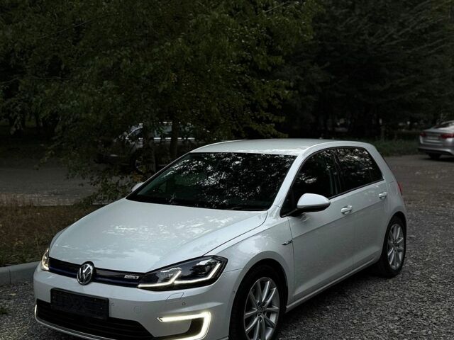 Білий Фольксваген e-Golf, об'ємом двигуна 0 л та пробігом 103 тис. км за 13999 $, фото 51 на Automoto.ua